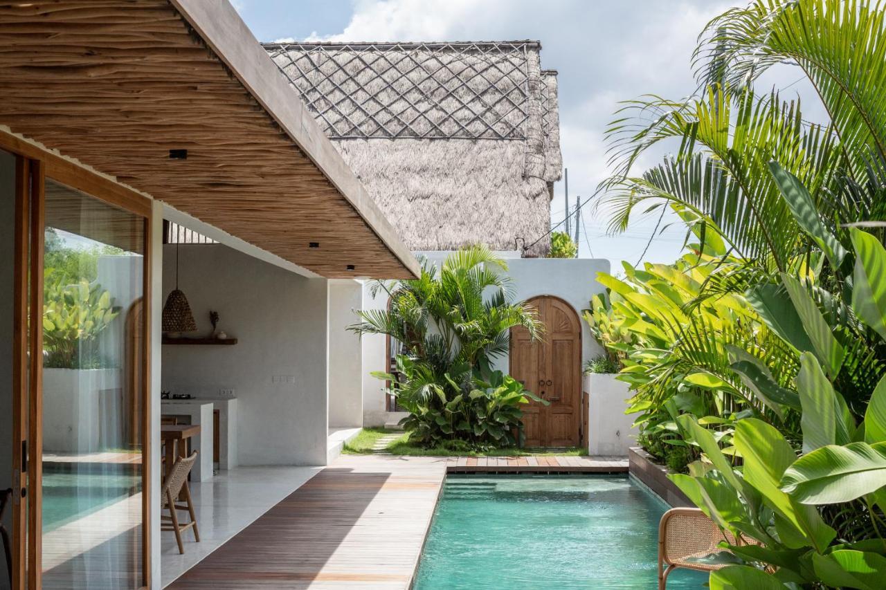 Las Lunas Villas Canggu Exterior photo