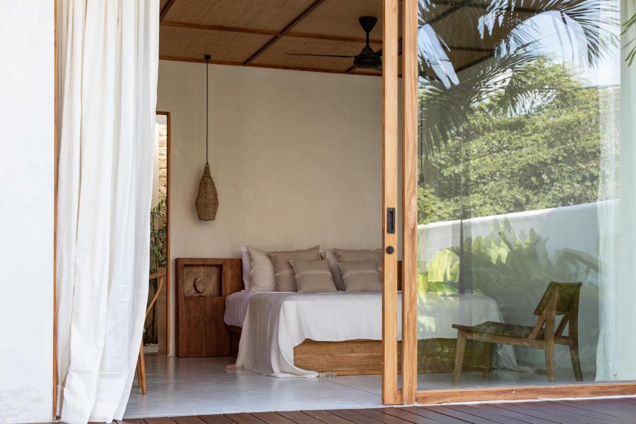 Las Lunas Villas Canggu Exterior photo
