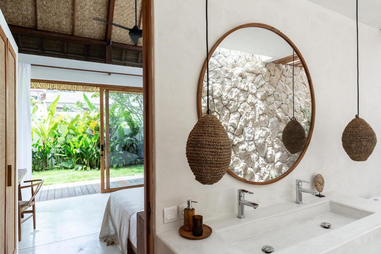 Las Lunas Villas Canggu Exterior photo