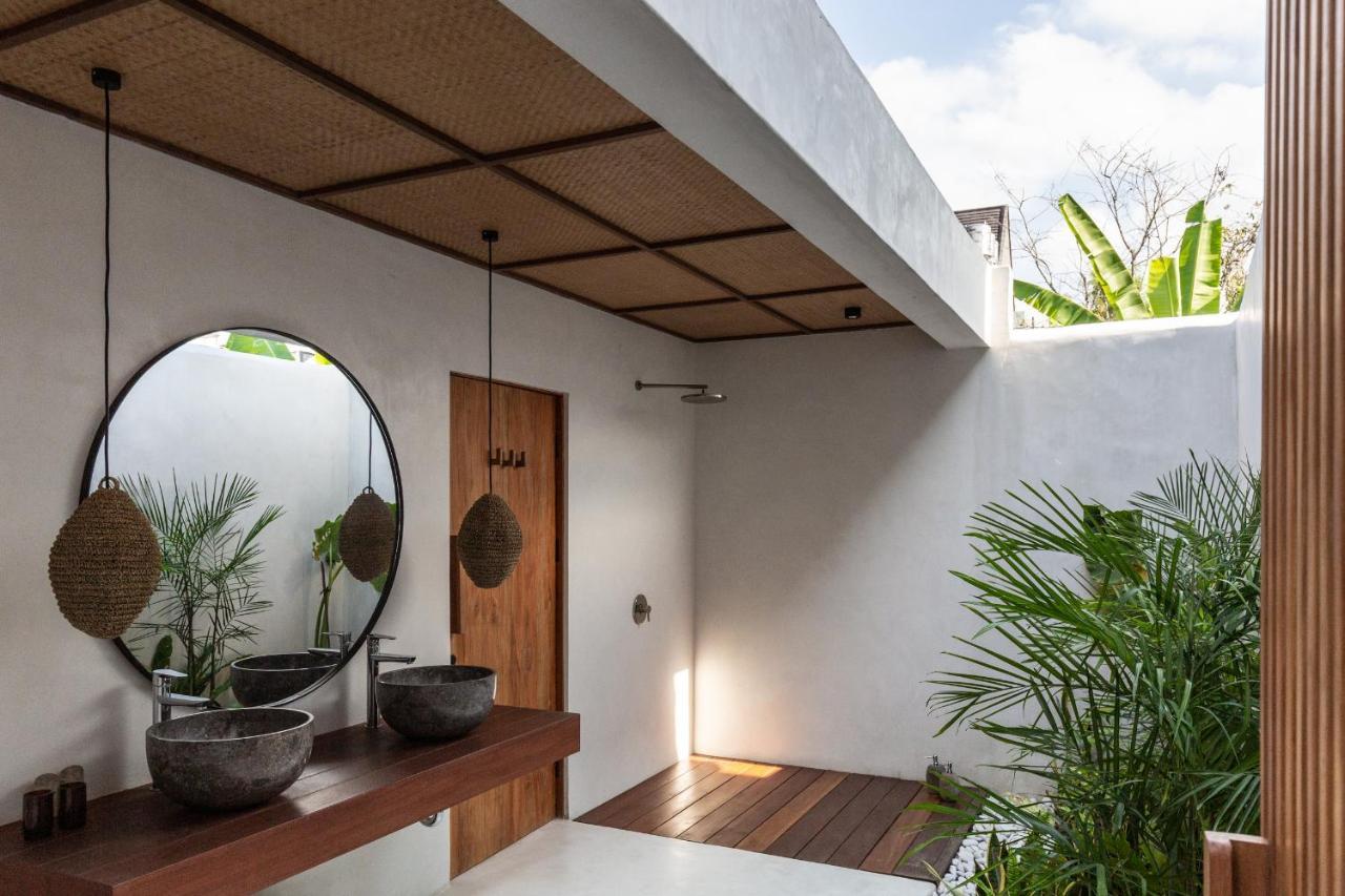 Las Lunas Villas Canggu Exterior photo