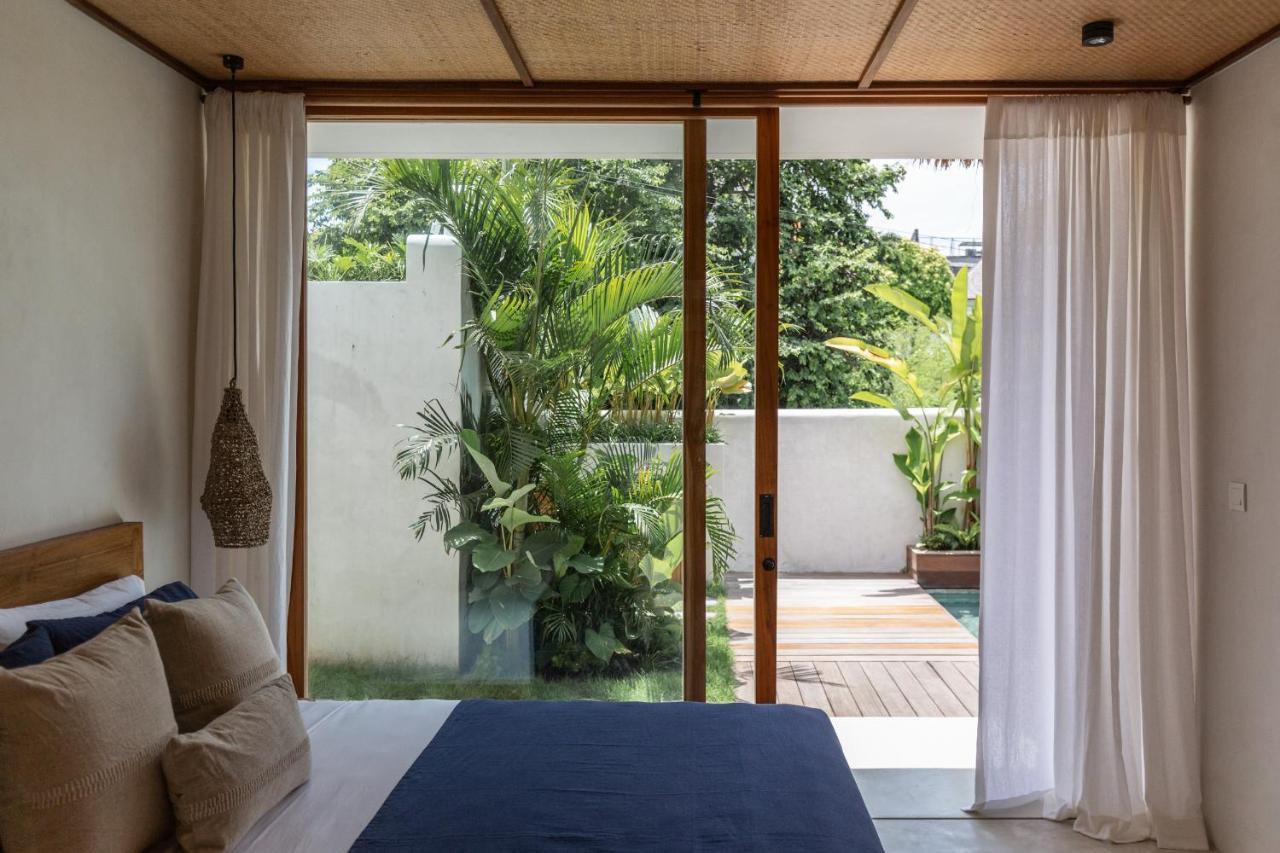 Las Lunas Villas Canggu Exterior photo